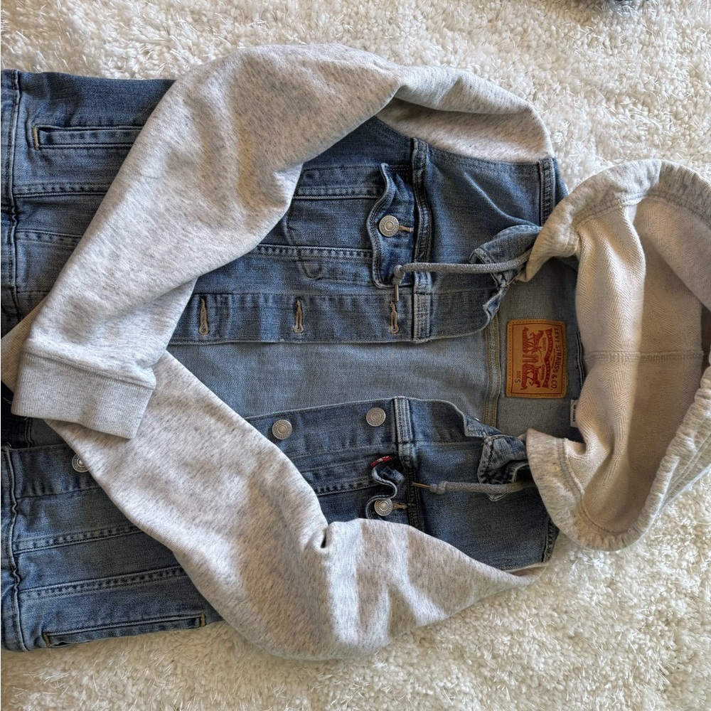 Levi's Women's Blue Denim Jacket with Hoodie - Picture 4 of 6